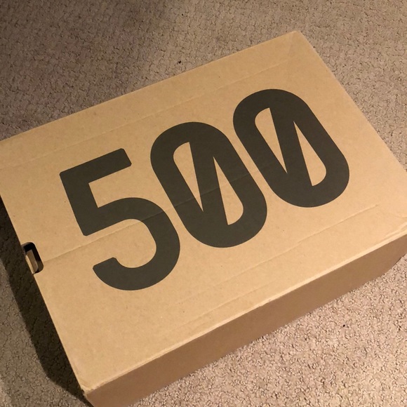 yeezy 500 box